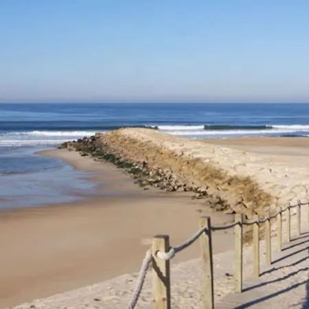 Casa De Acolhedora/ Cosy House