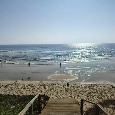 Casa De Acolhedora/ Cosy House Marinha das Ondas